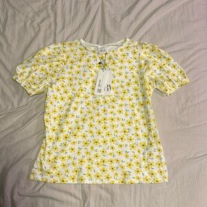 Beautiful young girl flower shirt from Zara, size 13-14